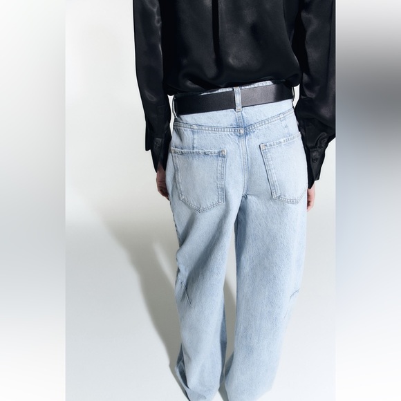 Zara ZW MID-RISE WIDE LEG BALLOON JEANS. Light Blue. Size US 2. new with Tags. - Picture 6 of 10